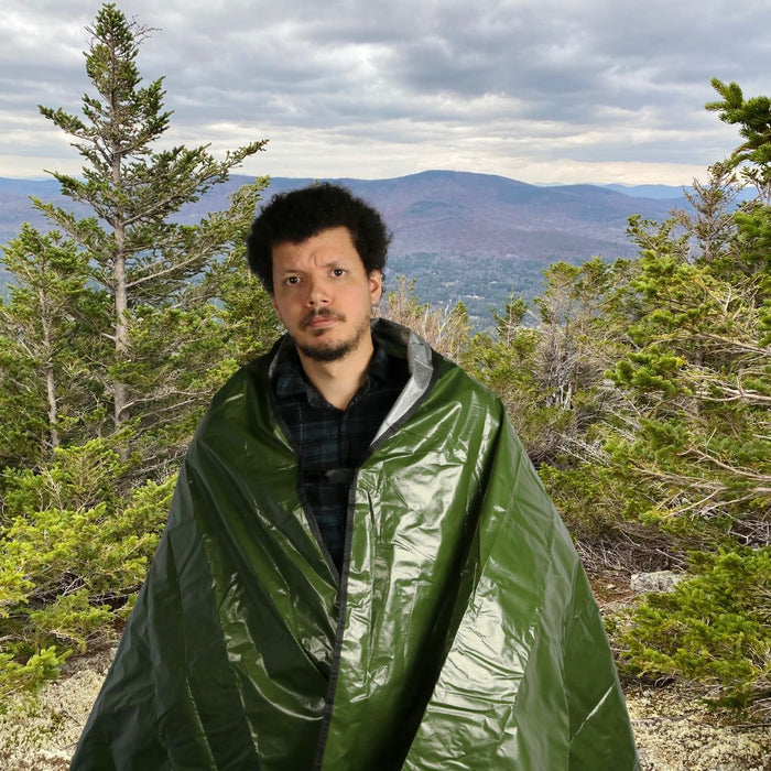 80% heat-reflective waterproof and windproof survival blanket