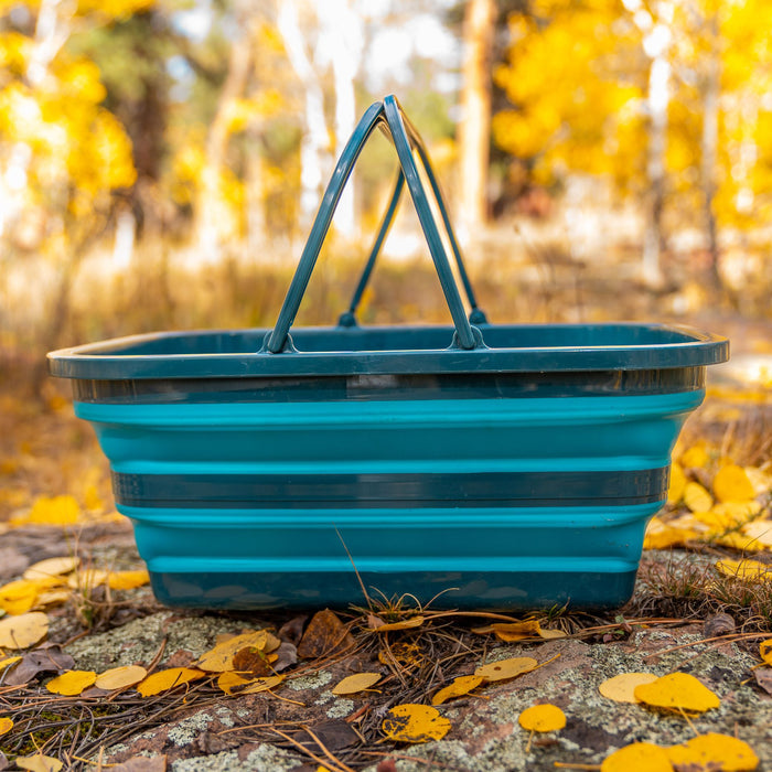 Compact folding camping sink that packs flat for travel and RV storage