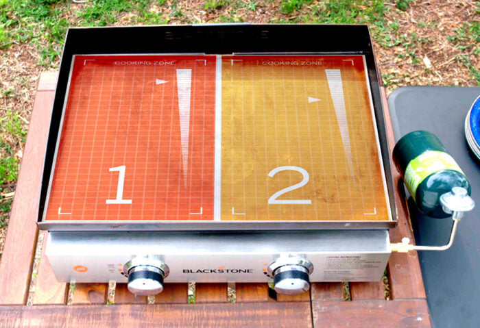 Patented rear grease management system – Easy cleanup after grilling.