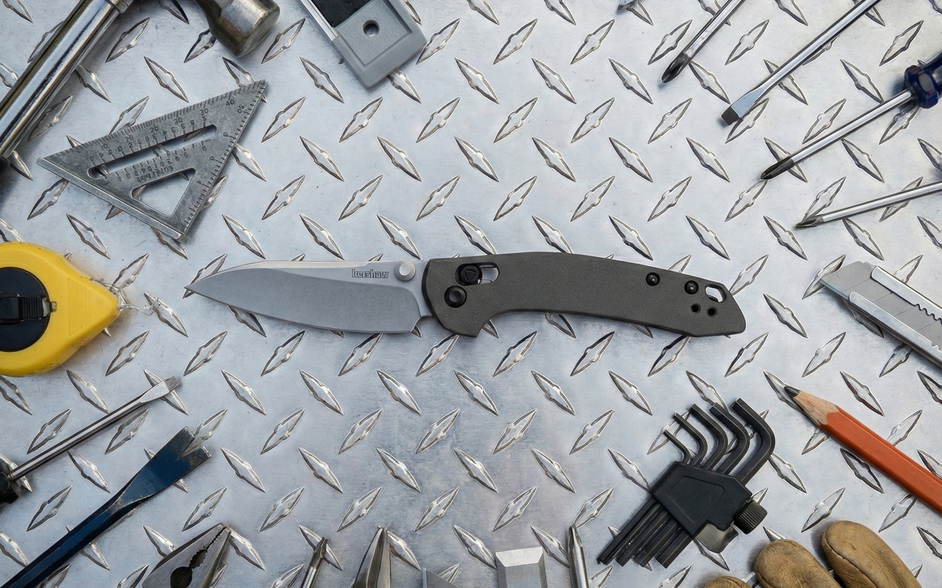 DuraLock mechanism EDC knife for secure, confident lockup