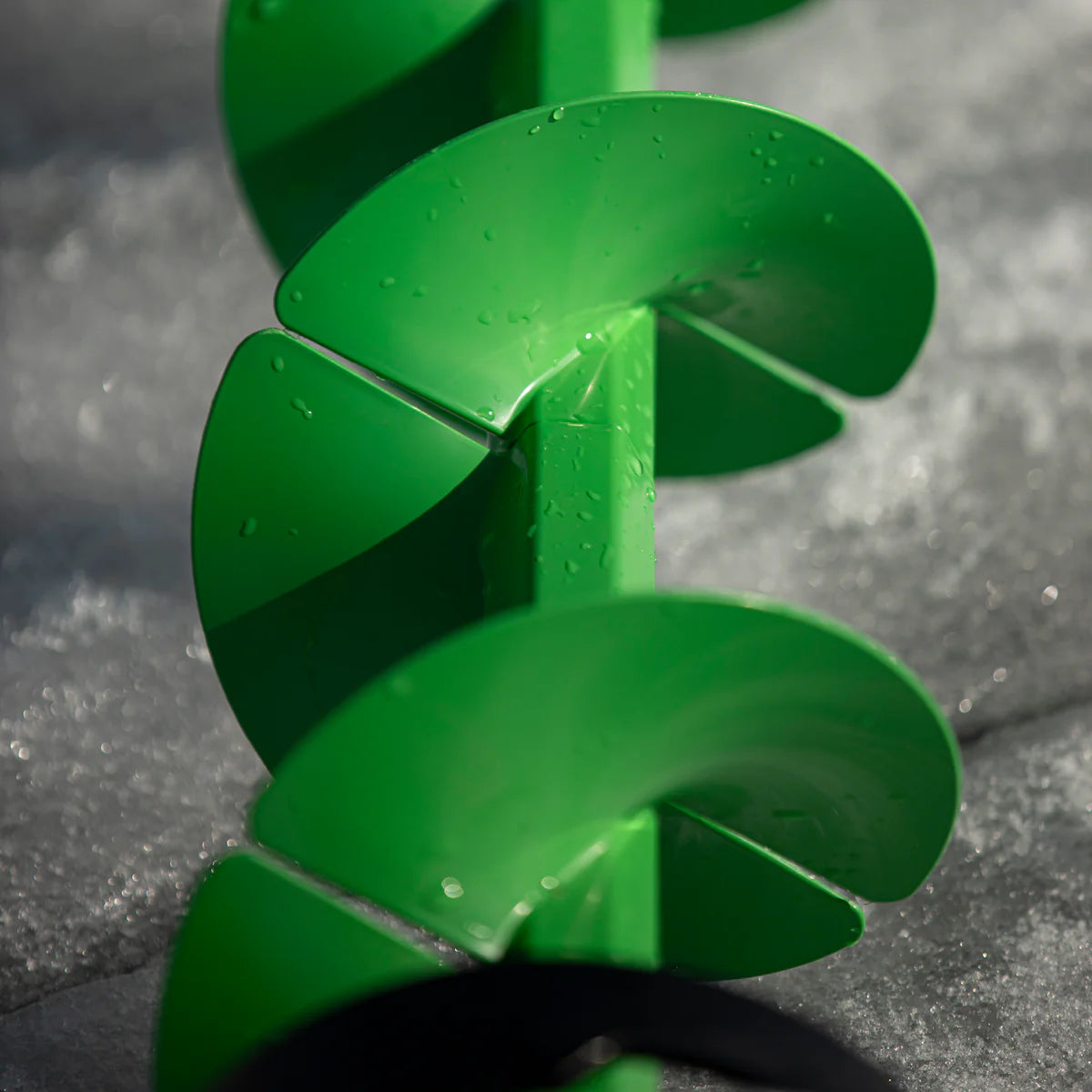 Lightweight auger bit, less than 4 lb, compatible with Alpha powerhead