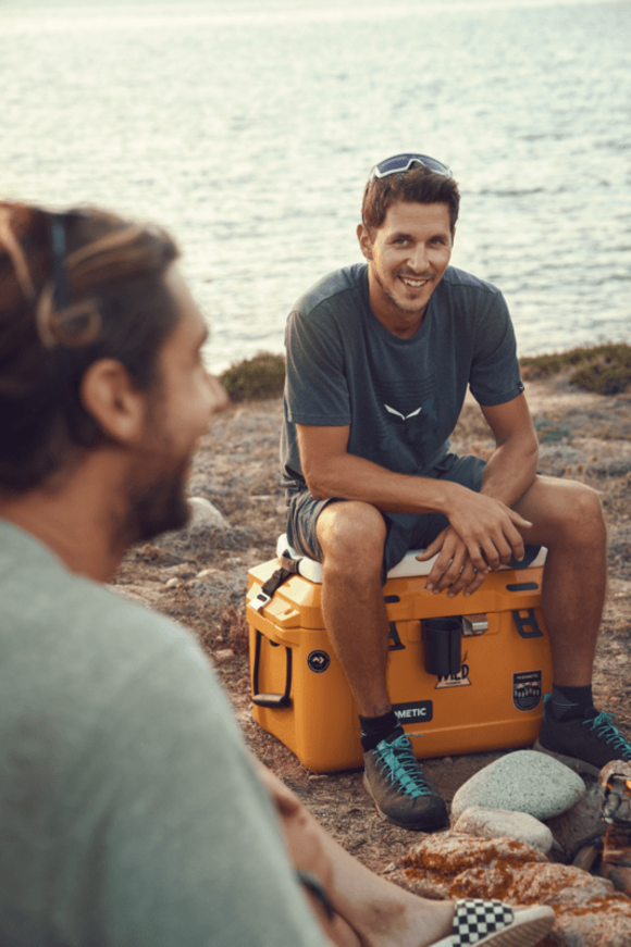 Leak-proof drain on Dometic Patrol 35 Glow ice chest for easy cleanin