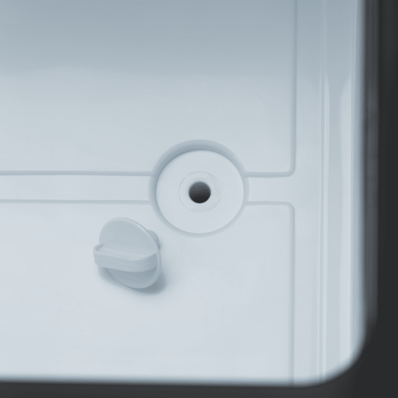 Compressor cooler with temperature range from -22C to 20C for frozen and refrigerated foods