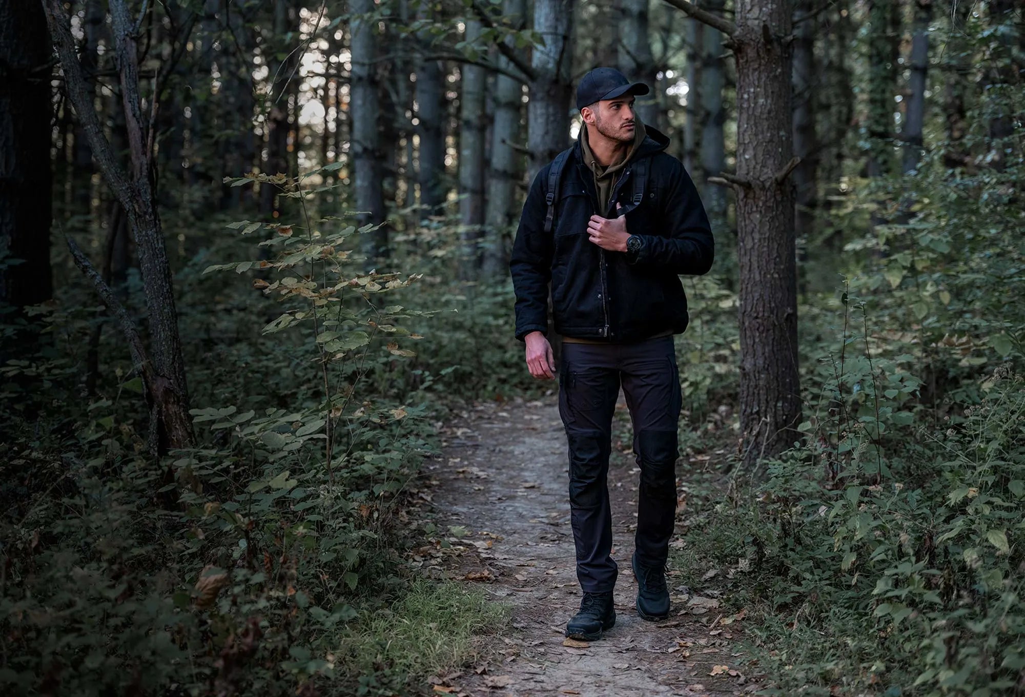 Instinct 3 displaying daily suggested workouts and training effect summary