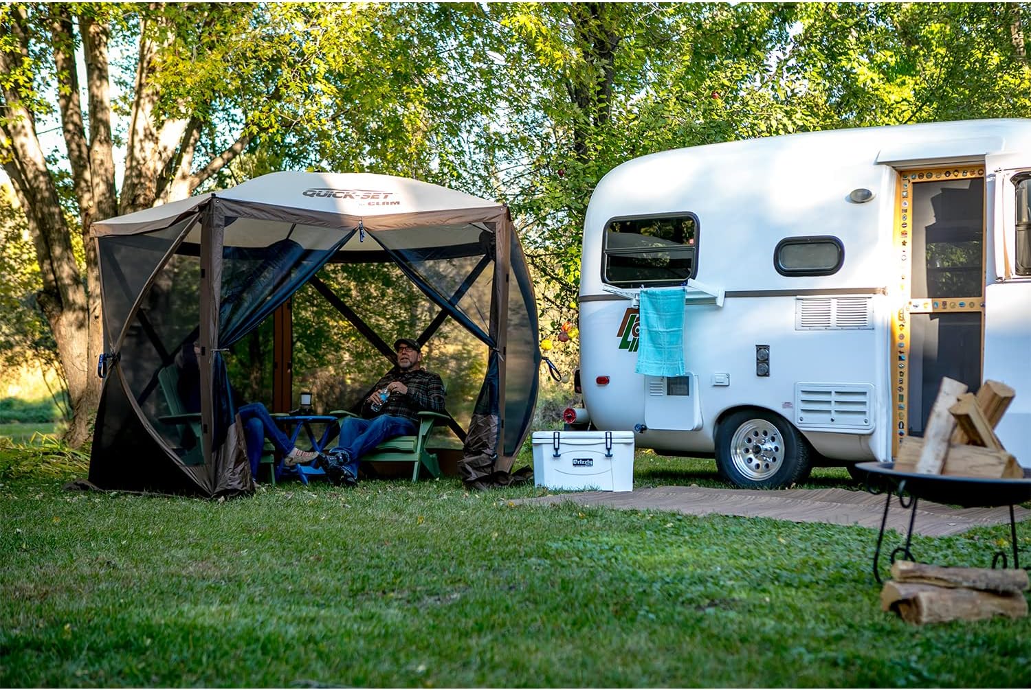 CLAM Quick-Set Venture 9 x 9 Foot Portable Pop-Up Outdoor Camping Gazebo Screen Tent 5 Sided Canopy Shelter with Ground Stakes and Carry Bag, Green- 115794