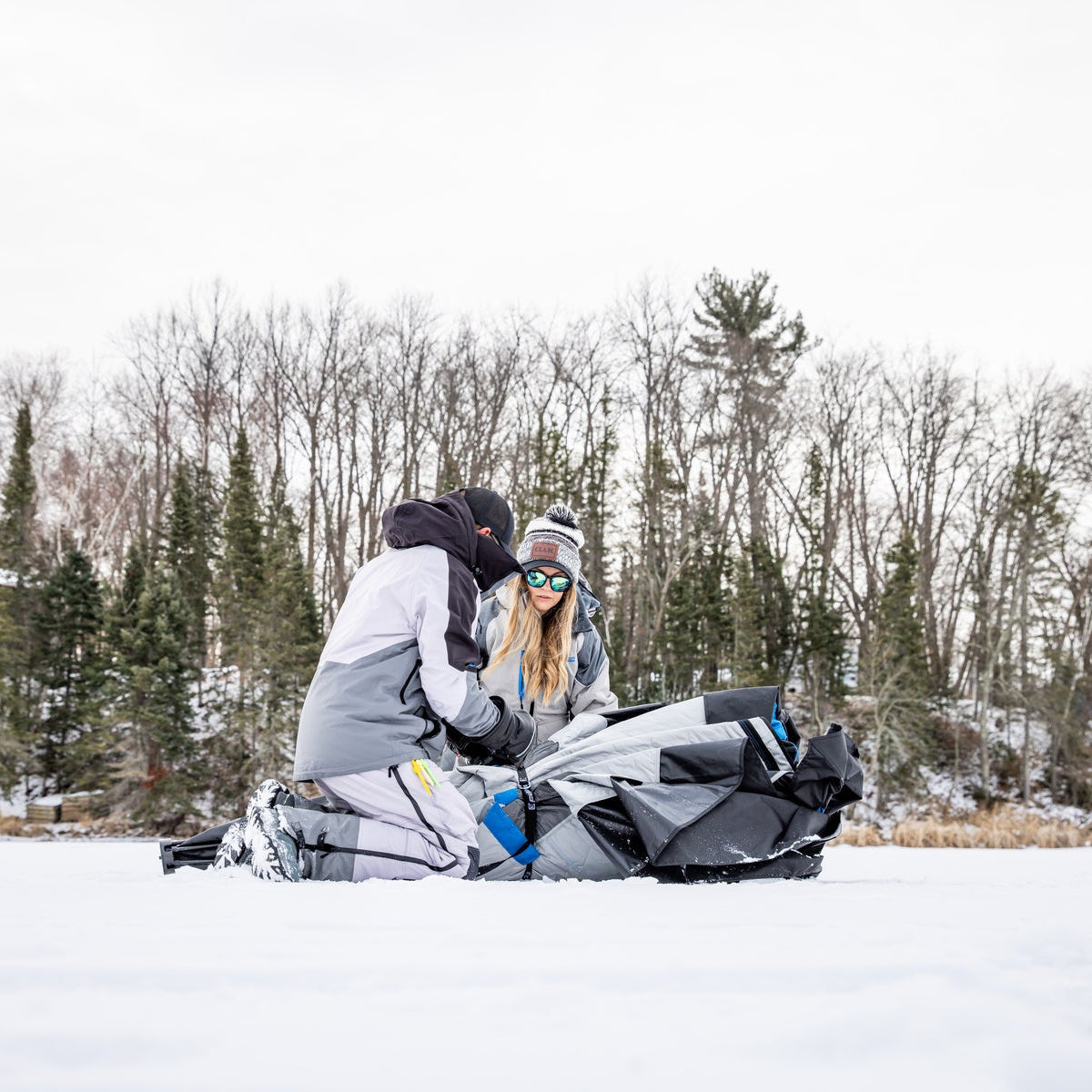 Clam X-600 full thermal fabric ice fishing shelter