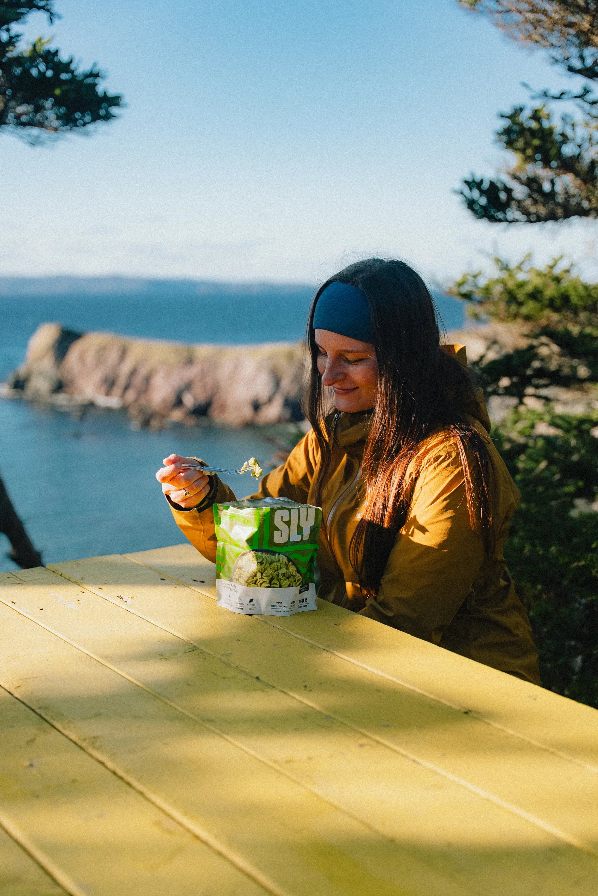Freeze-dried pesto pasta meal for hiking, camping and backpacking