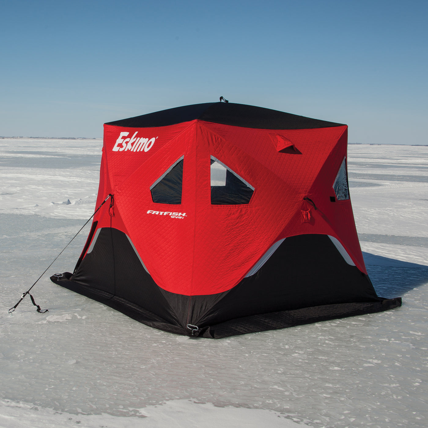 Image of the FatFish 949i's all-metal hub design with thick fiberglass poles, highlighting its robust construction suitable for harsh outdoor conditions