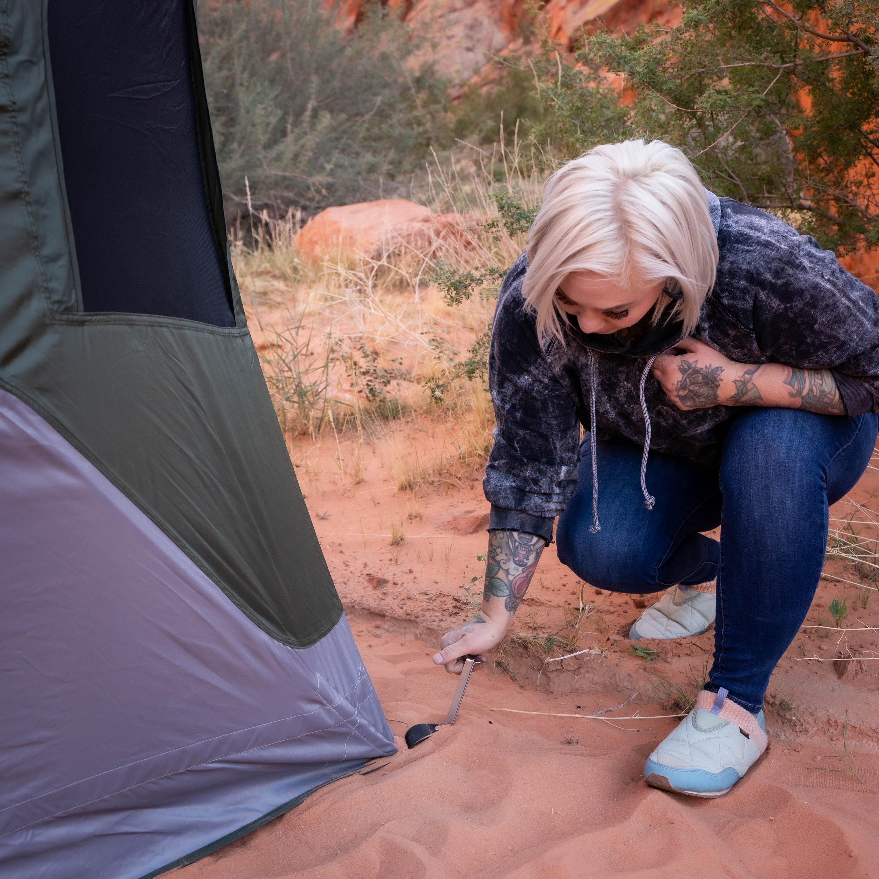 Gazelle T3X Hub Tent featuring six tight-weave mesh windows for ventilation and comfort.