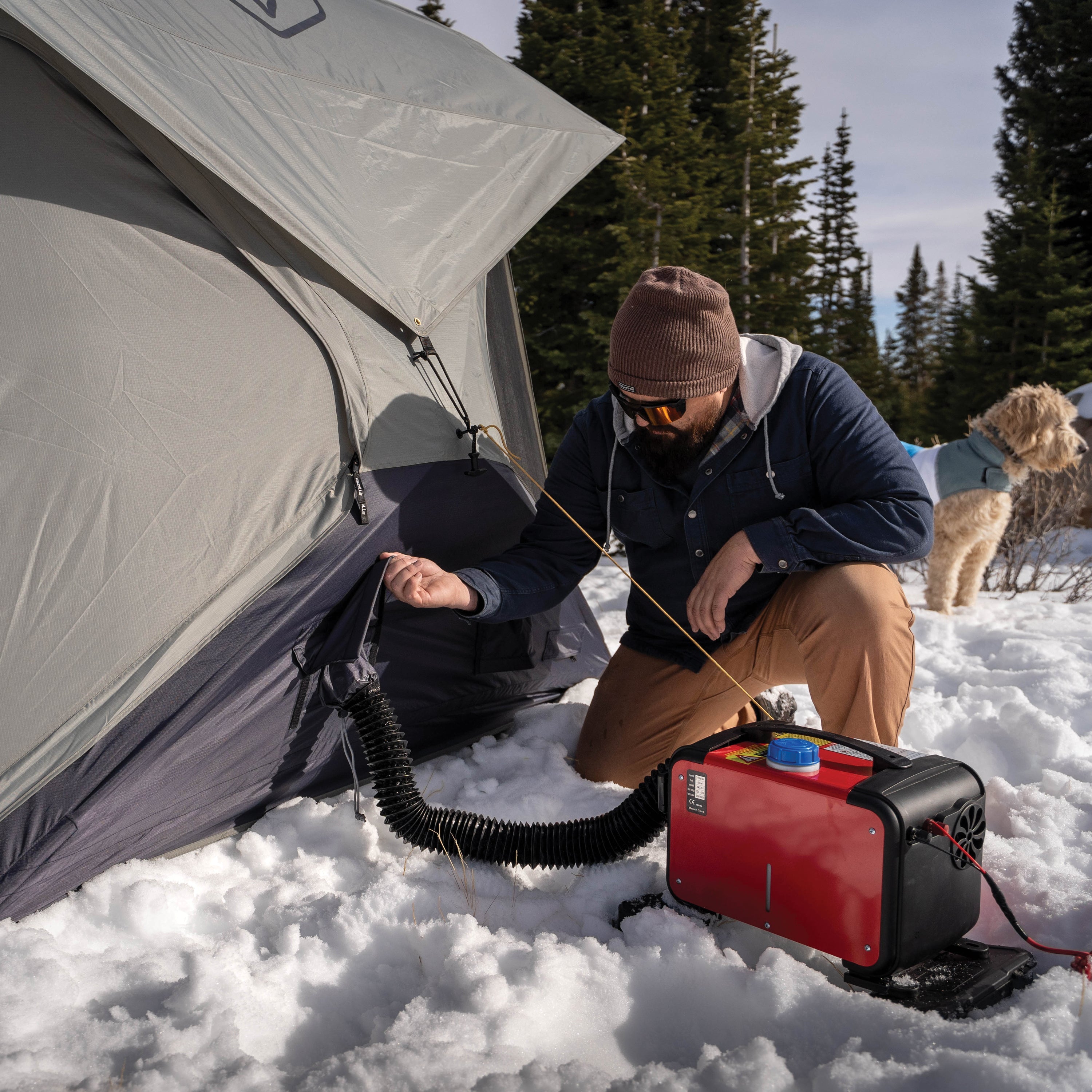 Waterproof camping tent with 5000MM Oxford floor and tub-style moisture barrier
