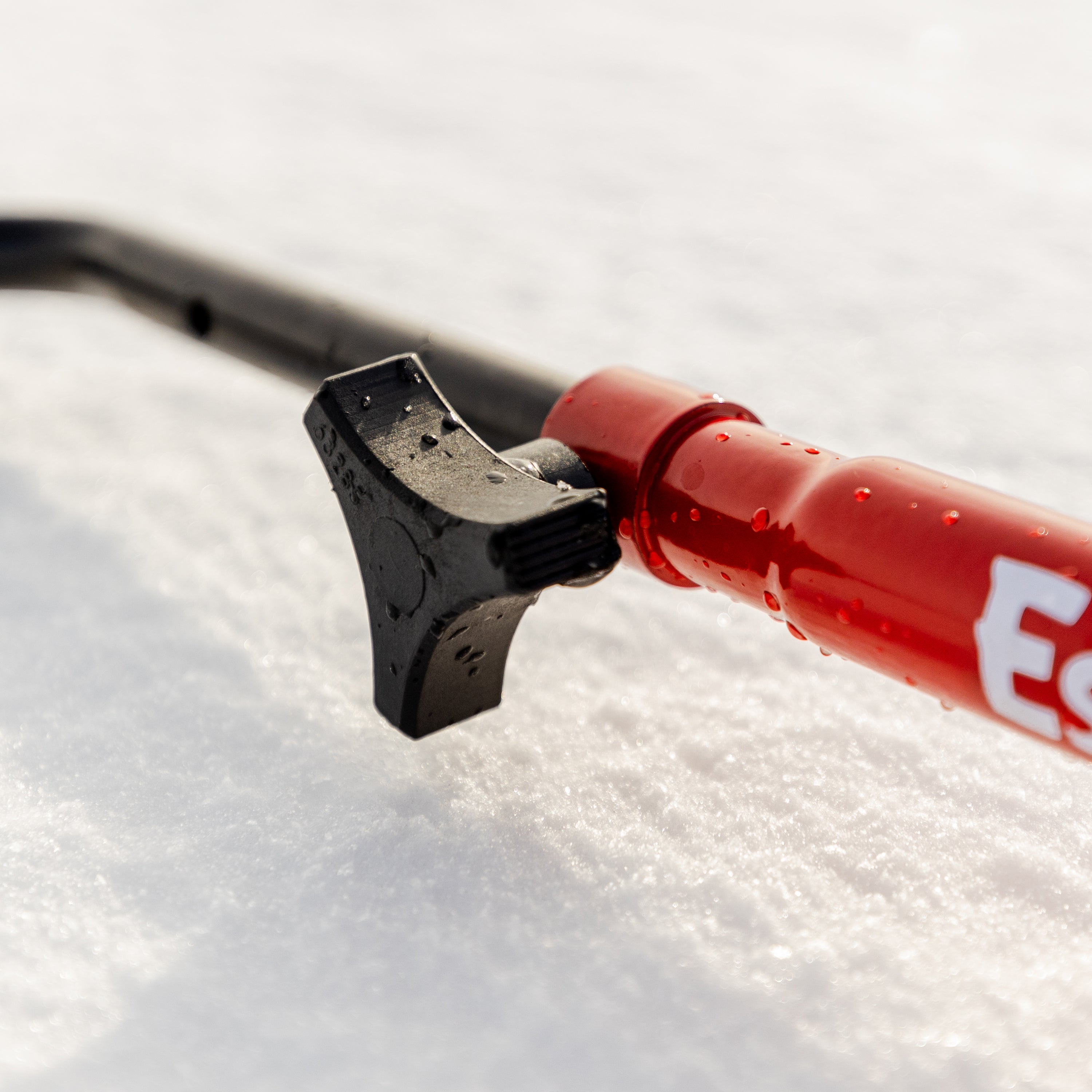 Adjustable Eskimo® Hand Auger with two-piece pommel handle design.