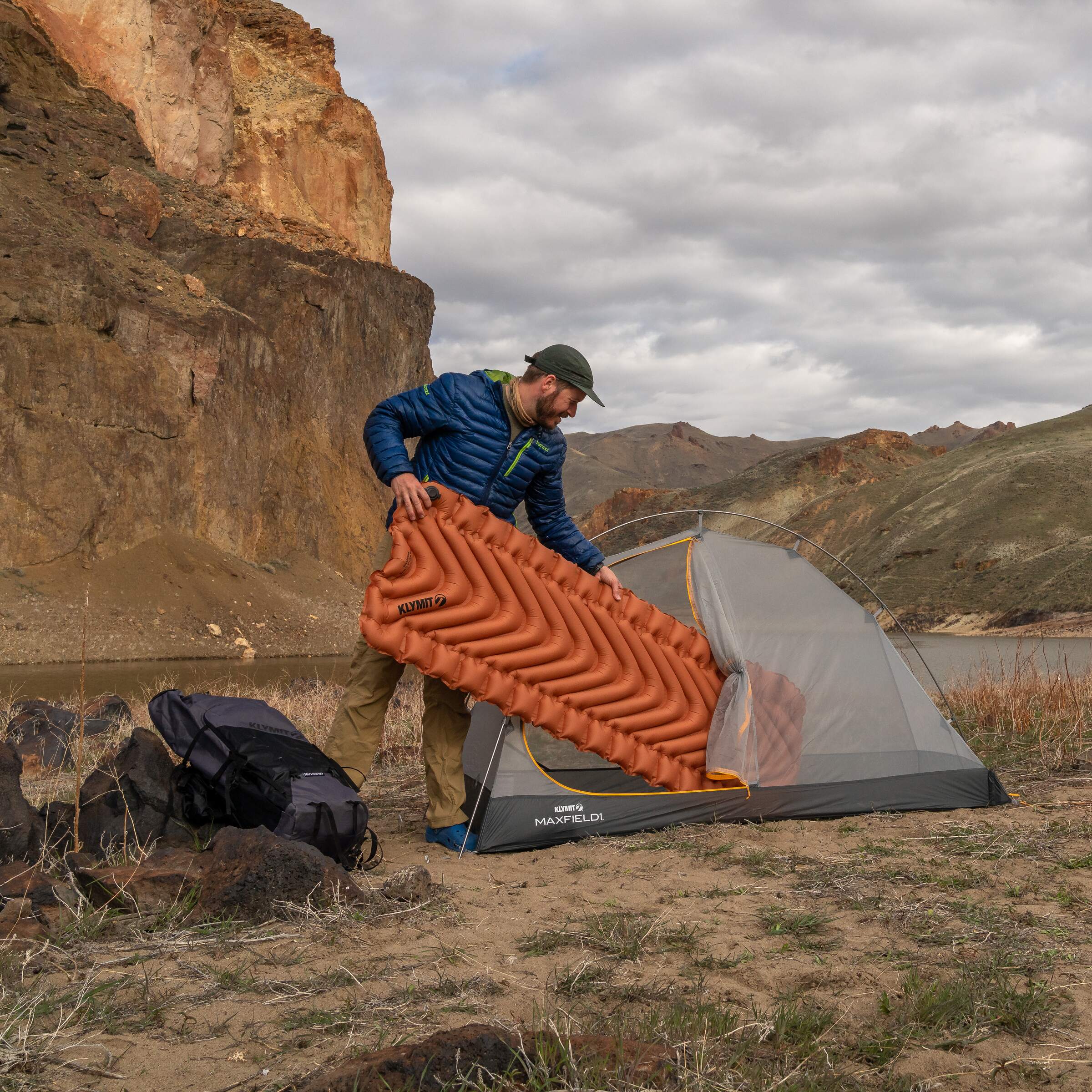 Top view of the Insulated Static V Lite Eco sleeping pad with V-chamber design