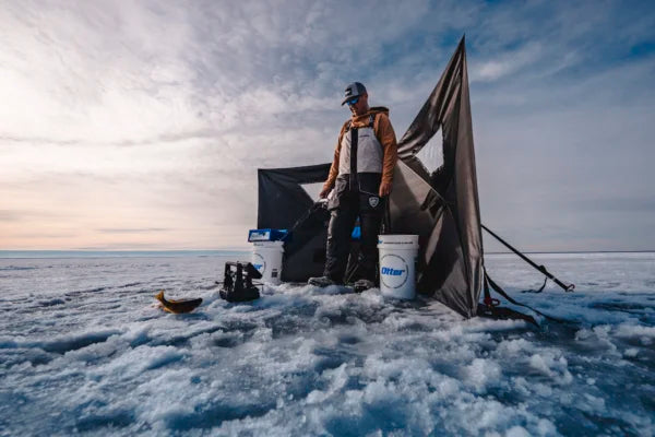 Otter Windbreak V-Hub self-tapping ice anchors
