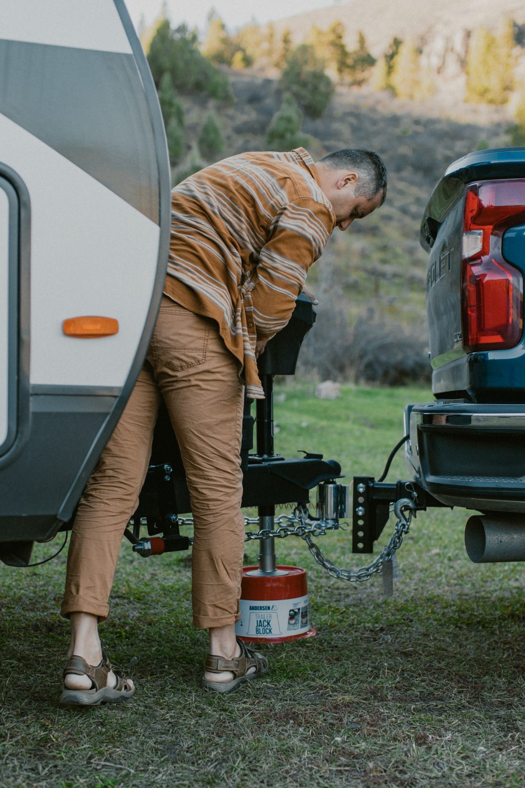 Andersen hitch in 4-inch drop configuration for adjustable towing height