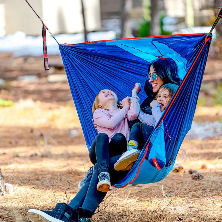 Compact travel hanging chair with two carabiners and 10 ft suspension straps included