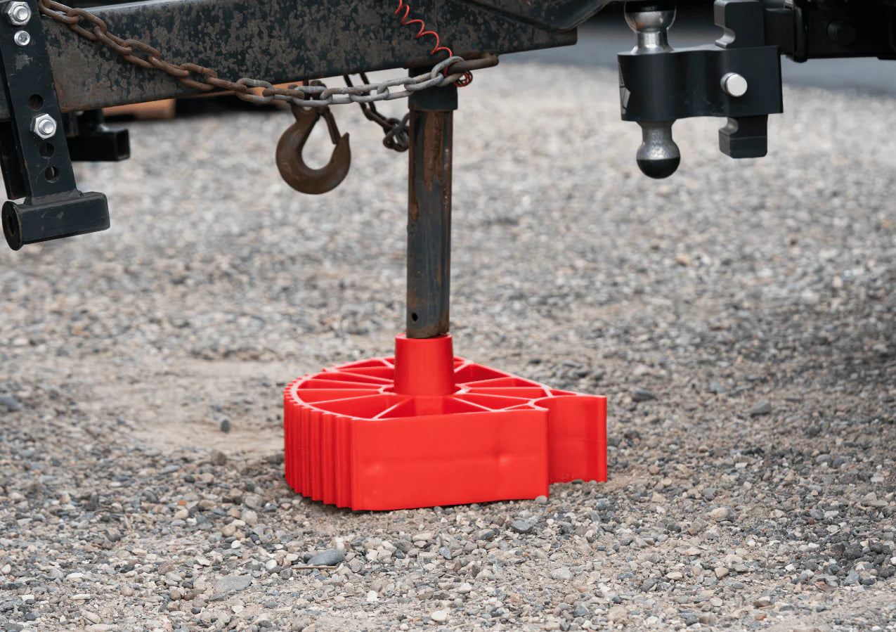 Trailer wheel lift ramp for single axle RV