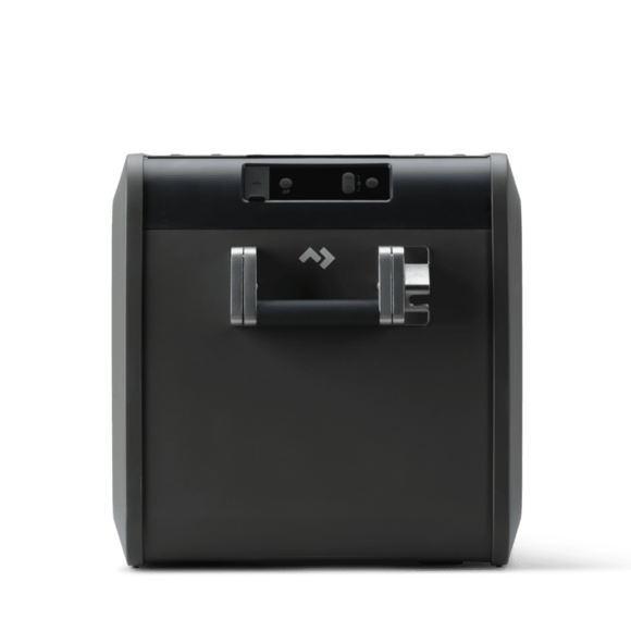 Durable color display with soft-touch buttons and a 18W QC 3.0 USB port for easy operation.