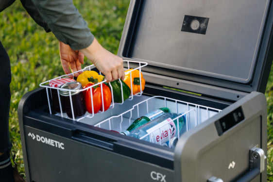Bluetooth-enabled outdoor cooler with real-time temperature tracking and smart alerts