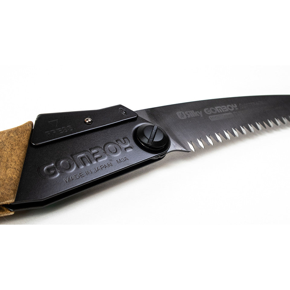 Tackle the toughest backcountry jobs with the Silky Outback Edition hand saw. Built with a durable arbor composite handle for superior grip in wet or cold conditions, this saw features a 240mm curved blade with impulse-hardened, non-set teeth for fast, smooth cuts through both wood and bone. The black nickel/tin plating reduces reflection—ideal for stealth in the field.