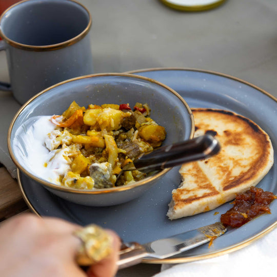 Kiln-hardened enamelware set designed to withstand high temperatures