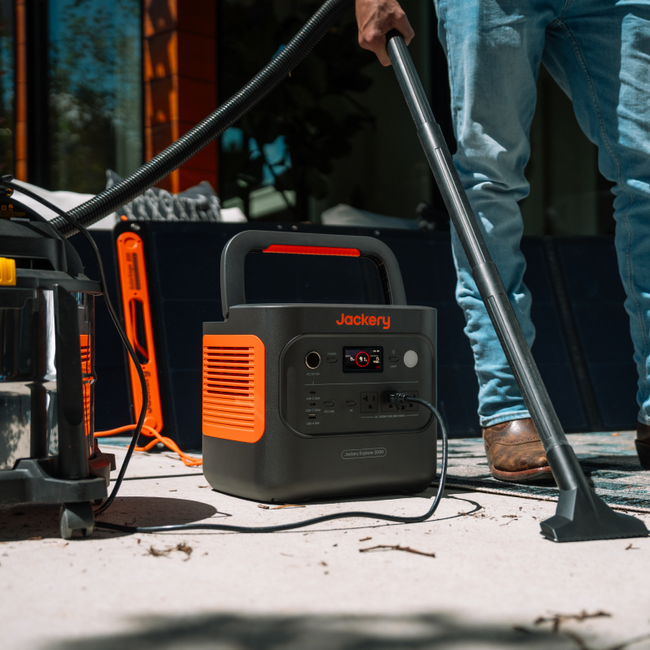 Jackery Explorer 2000 v2 providing instant UPS backup for refrigerator