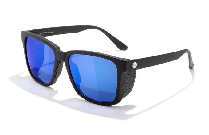 The Couloir sunglasses with removable magnetic side shields that offer extra sun protection and style, fitting closely to the face without creating pressure.