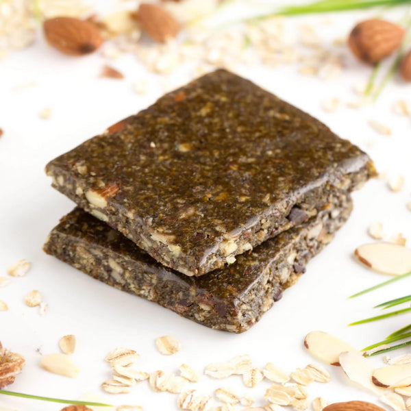 Plant-based Superfood Slam meal replacement bar featuring organic ingredients and 9g of protein