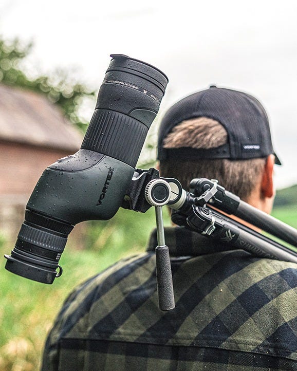 Lightweight spotting scope for wildlife observation