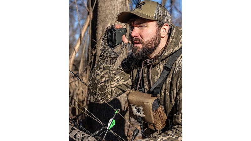 Black LCD display on Triumph HD 850 visible in bright sunlight