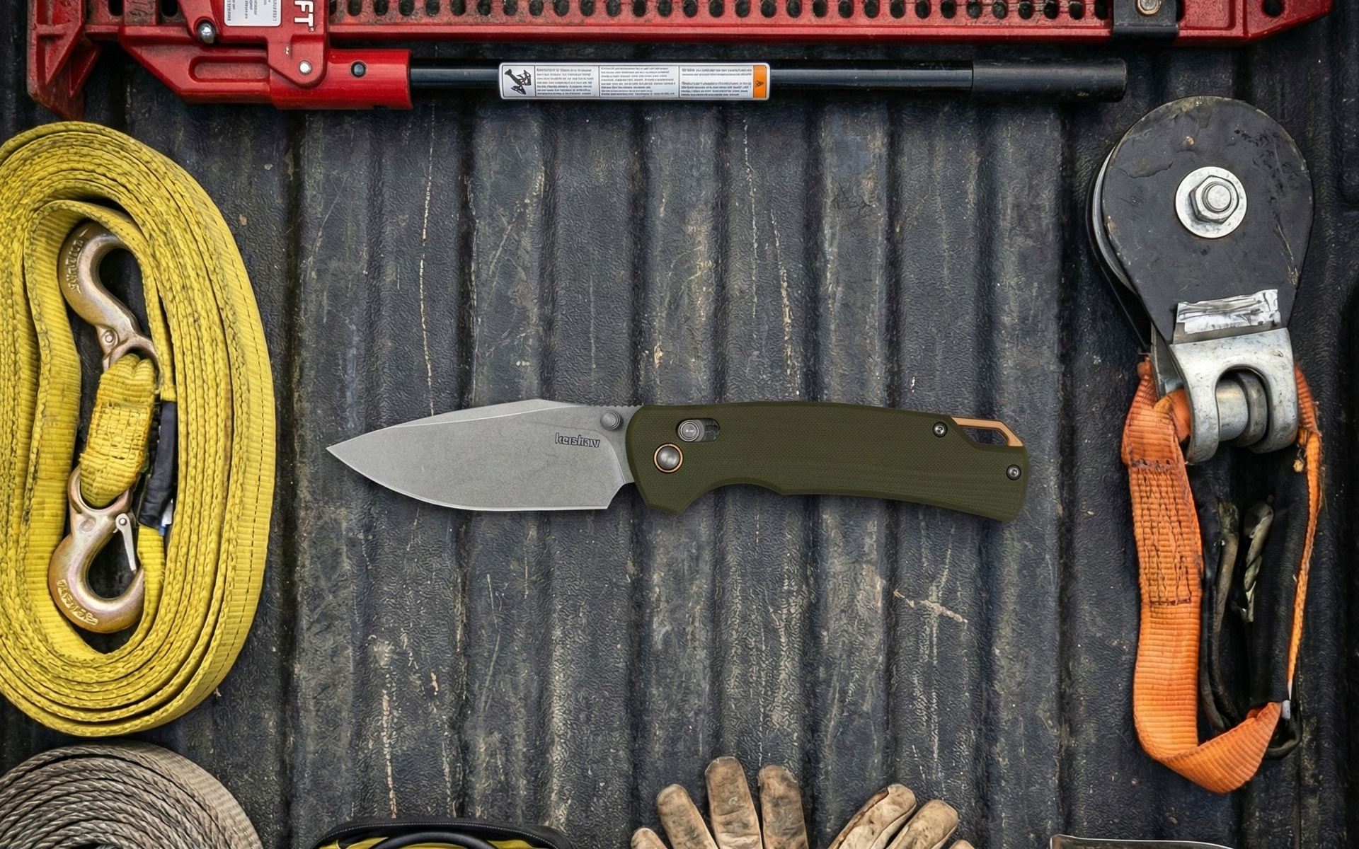 Olive G10 handle knife with gold-anodized aluminum pivot collar and backspacer
