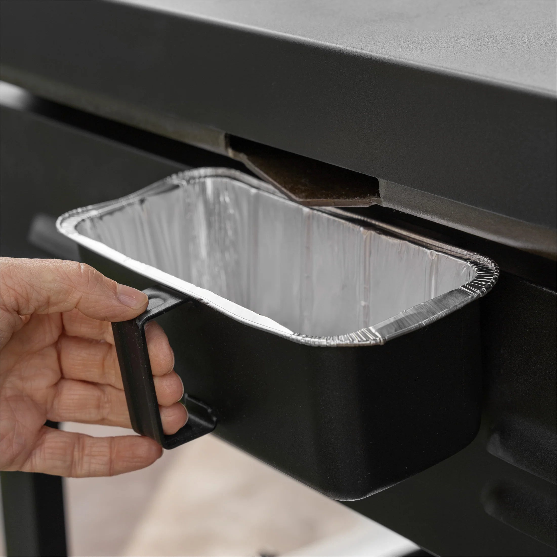 Limited edition black spatula set included with Blackstone 28-inch griddle bundle