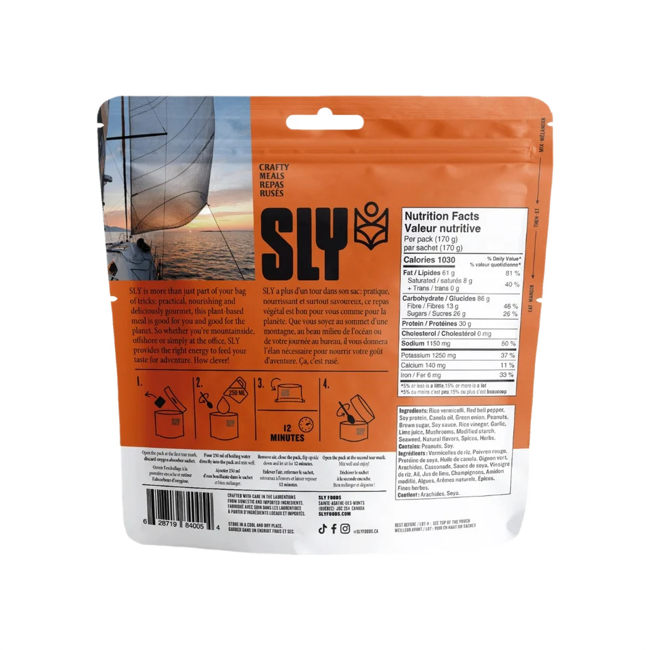 Freeze-dried Pad Thai with rice noodles, vegetables, peanuts and soy protein