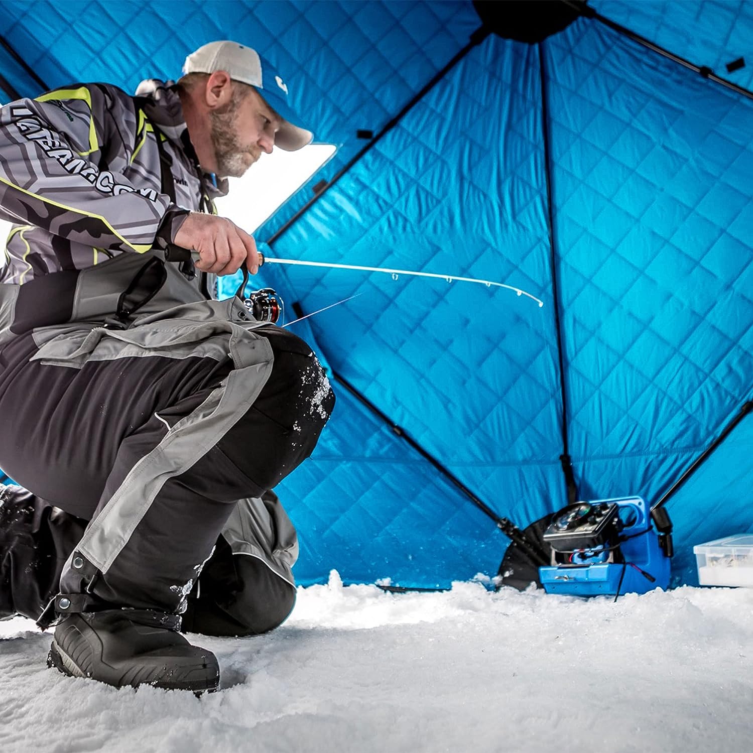 CLAM C-890 Portable 11.5 Ft 6 Person Pop Up Ice Fishing Thermal Hub Sh
