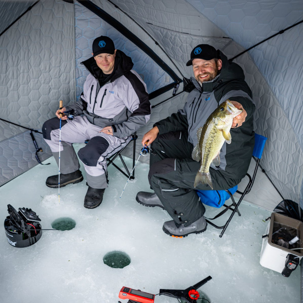 Clam X-400 ice fishing shelter with MaxEntry door