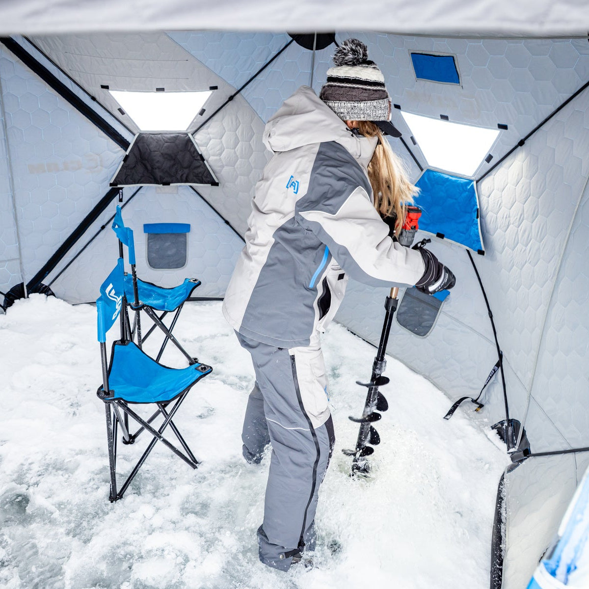 Clam X-600 94 square foot ice fishing shelter