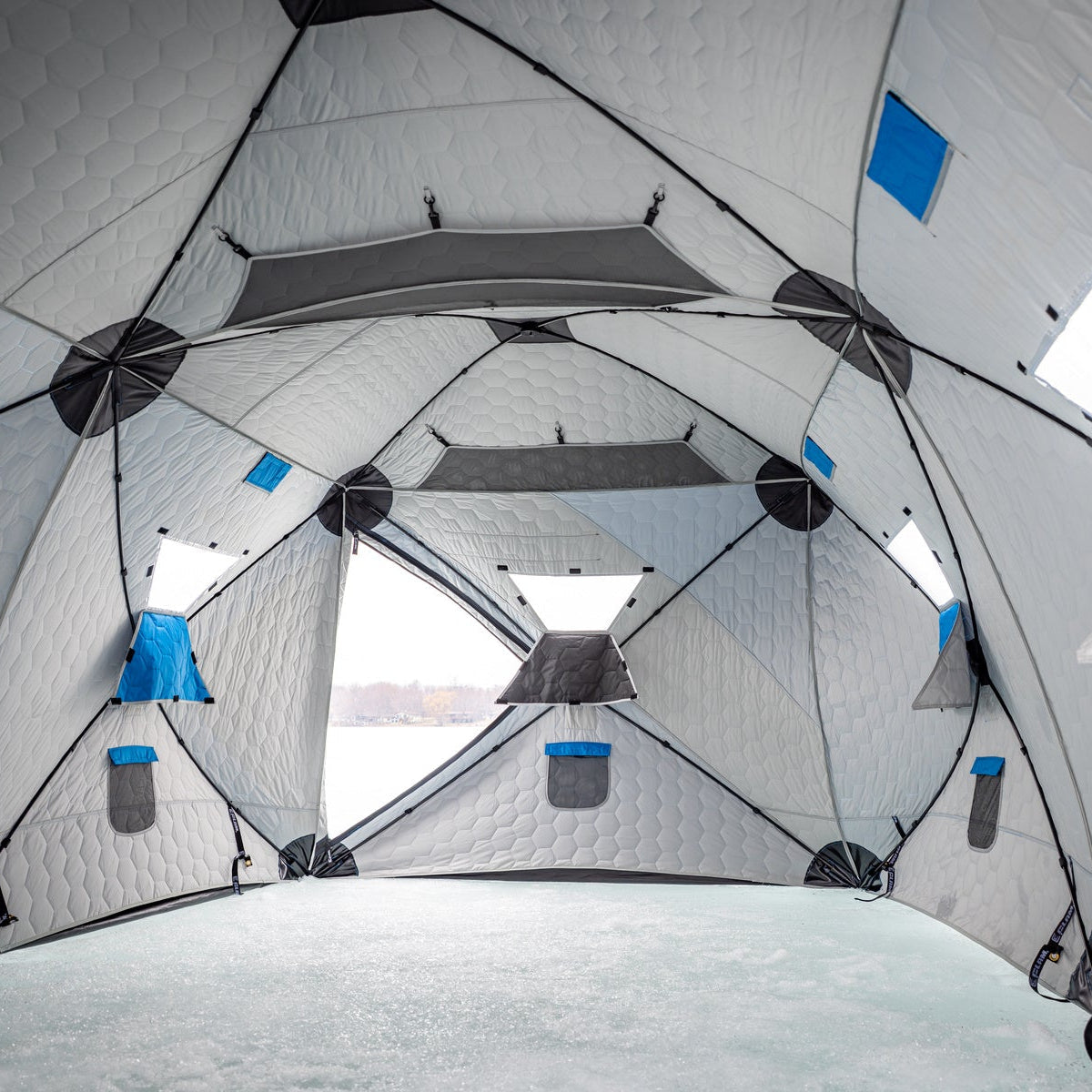 Clam X-800 Thermal Hub 6 person ice fishing shelter