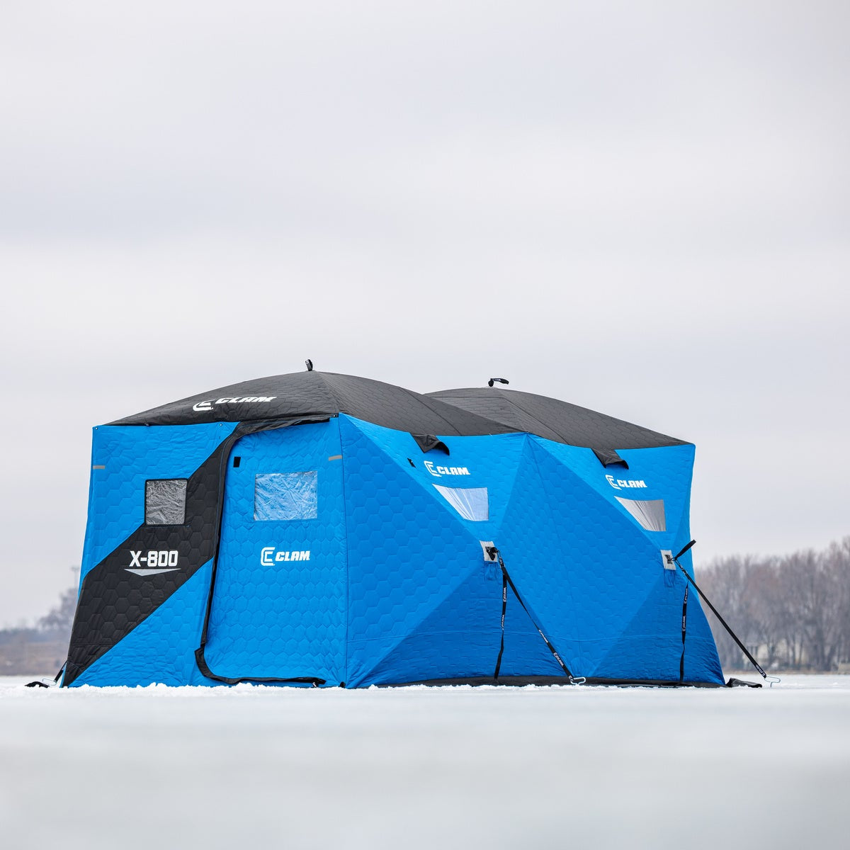 Clam X-800 ice fishing shelter with MaxEntry door