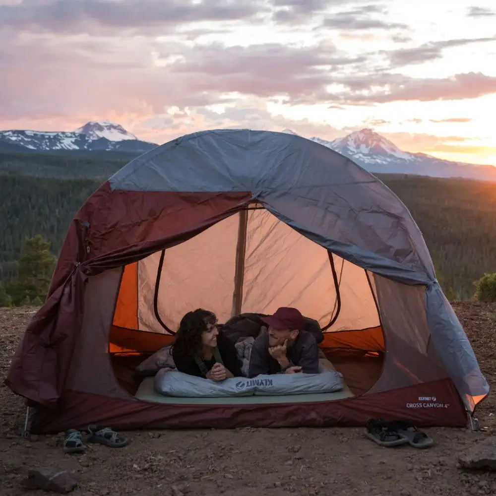 Close-up of durable 75D polyester floor with 3000mm waterproof coating