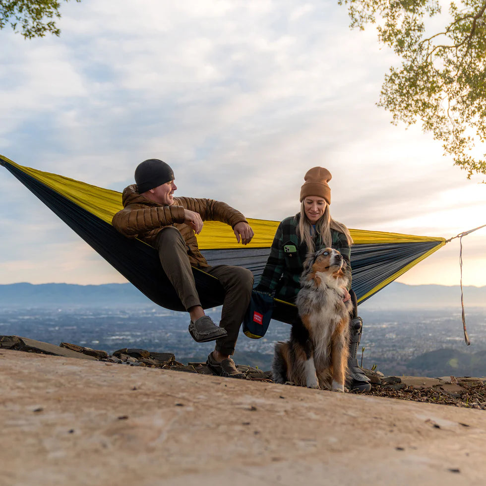 Compact double hammock with soft fast-drying nylon for outdoor relaxation