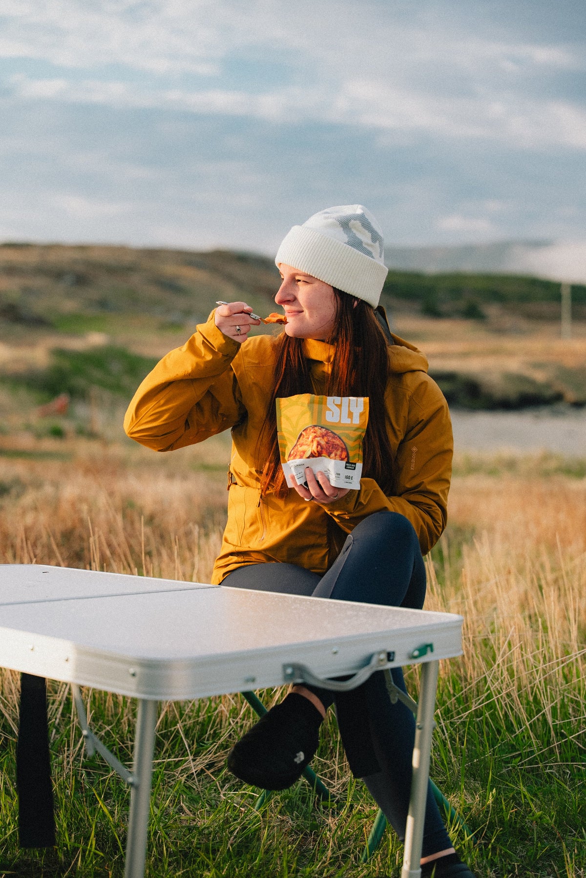 Freeze-dried pasta meal for hiking, camping and backpacking