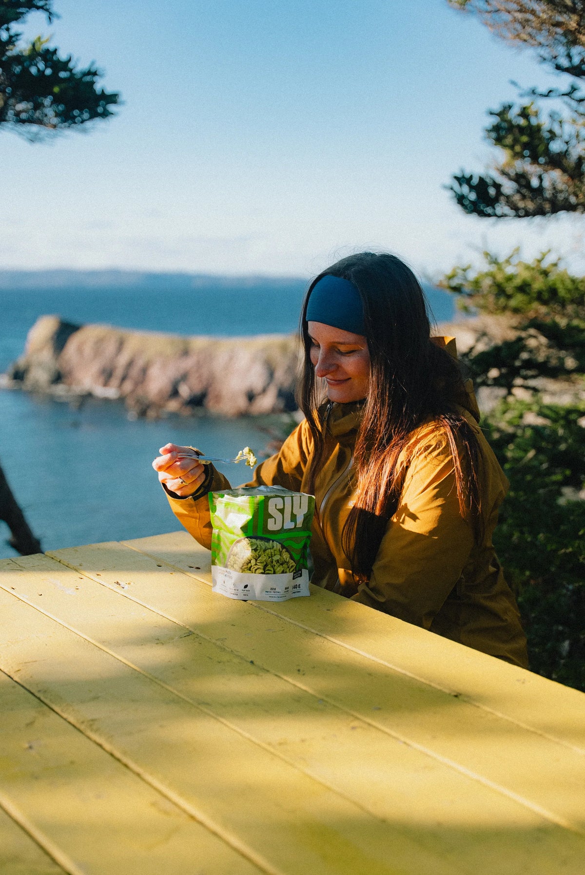 Freeze-dried pesto pasta meal for hiking, camping and backpacking