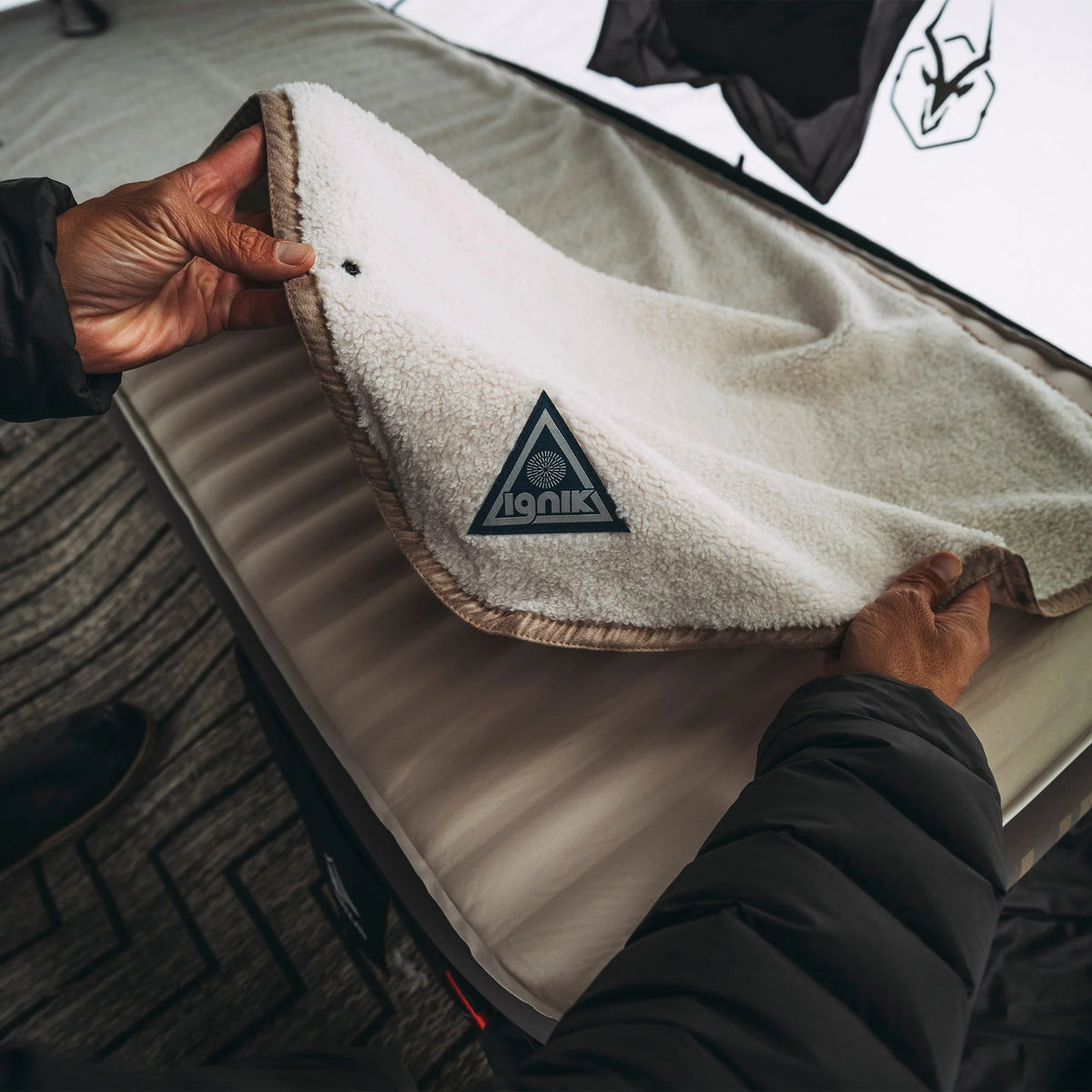 Ignik Flipside Fleece heated bed cover with 48W maximum heat output