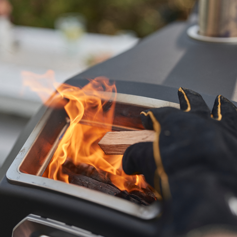 Bluetooth-enabled pizza oven with Ooni Connect™ digital food probe and smart temperature hub