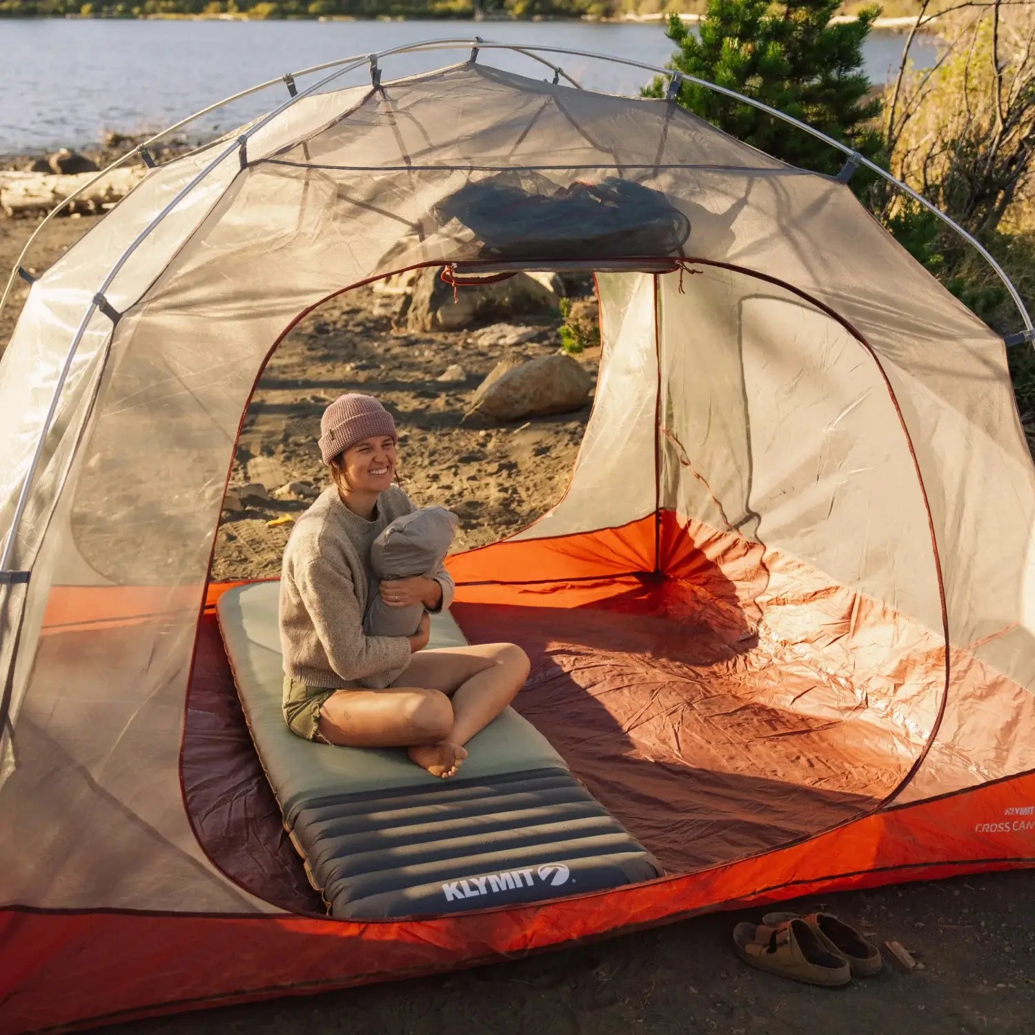 Lightweight packable sleeping pad for backpacking and car camping