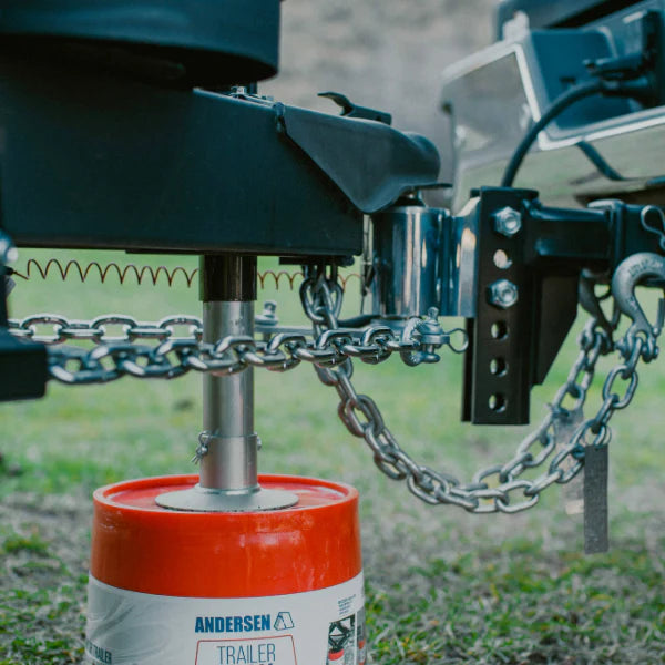 Andersen aluminum weight distribution hitch with motion dampening chains