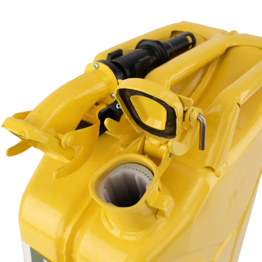 Wavian 20L steel fuel can with NATO STANAG-compliant design