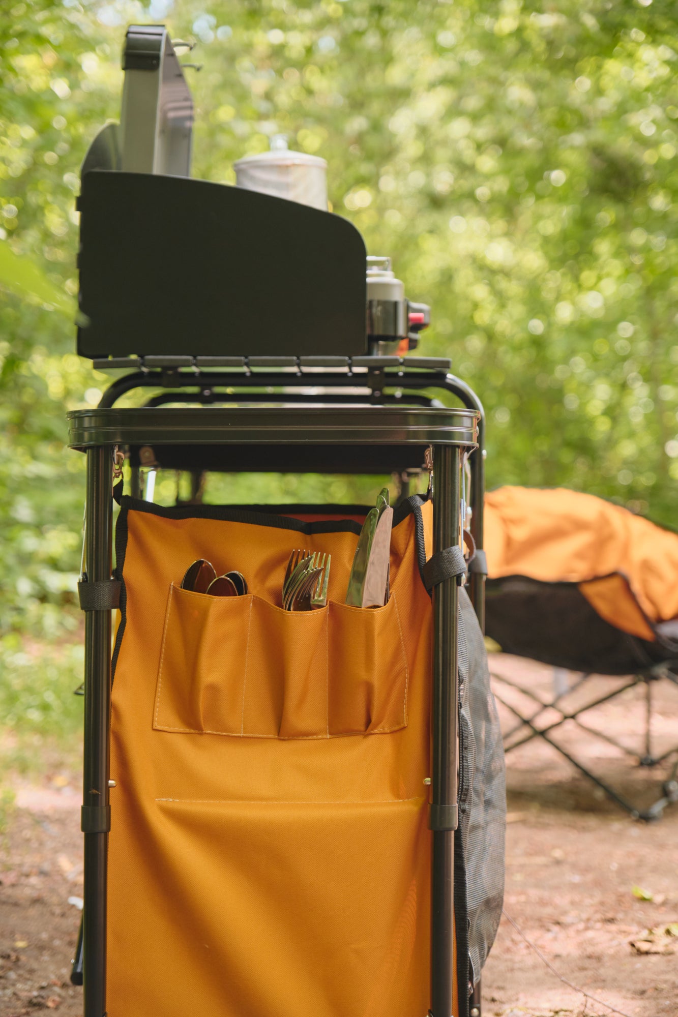 Camping kitchen station with high weight capacity and sturdy frame