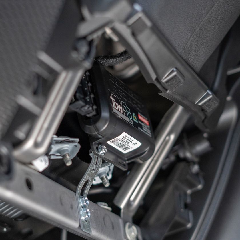 Universal pig-tail wiring harness included with REDARC Tow-Pro Elite brake controller