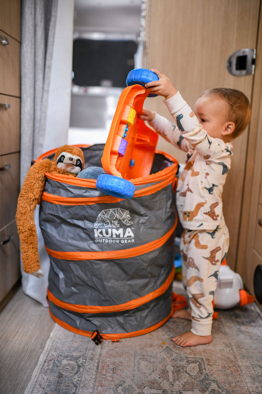 KUMA lightweight collapsible camping trash bin