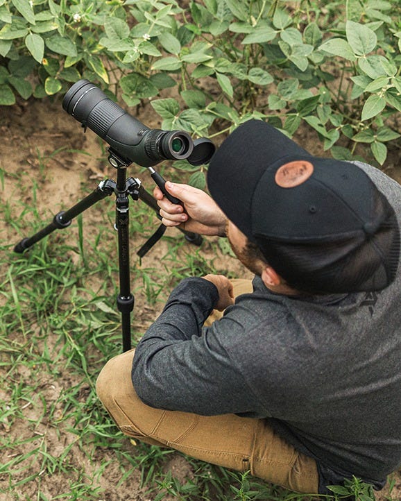 Lightweight spotting scope for wildlife observation